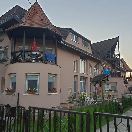 Anda Vendeghaz Hotel Harkany Bagian luar foto