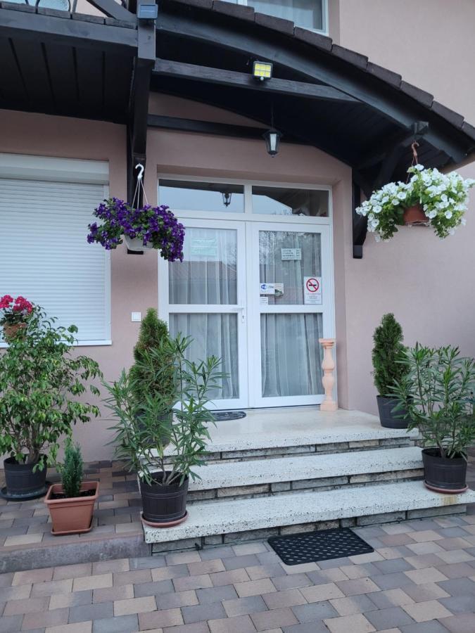 Anda Vendeghaz Hotel Harkany Bagian luar foto